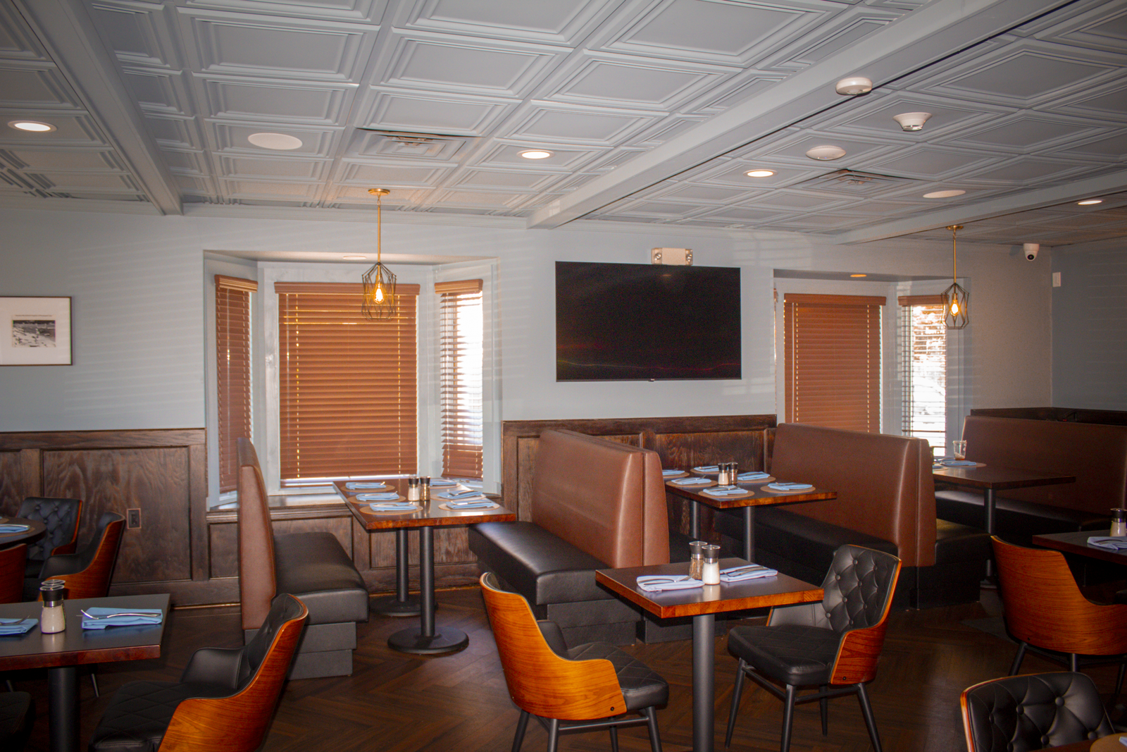 Private dining full room bright