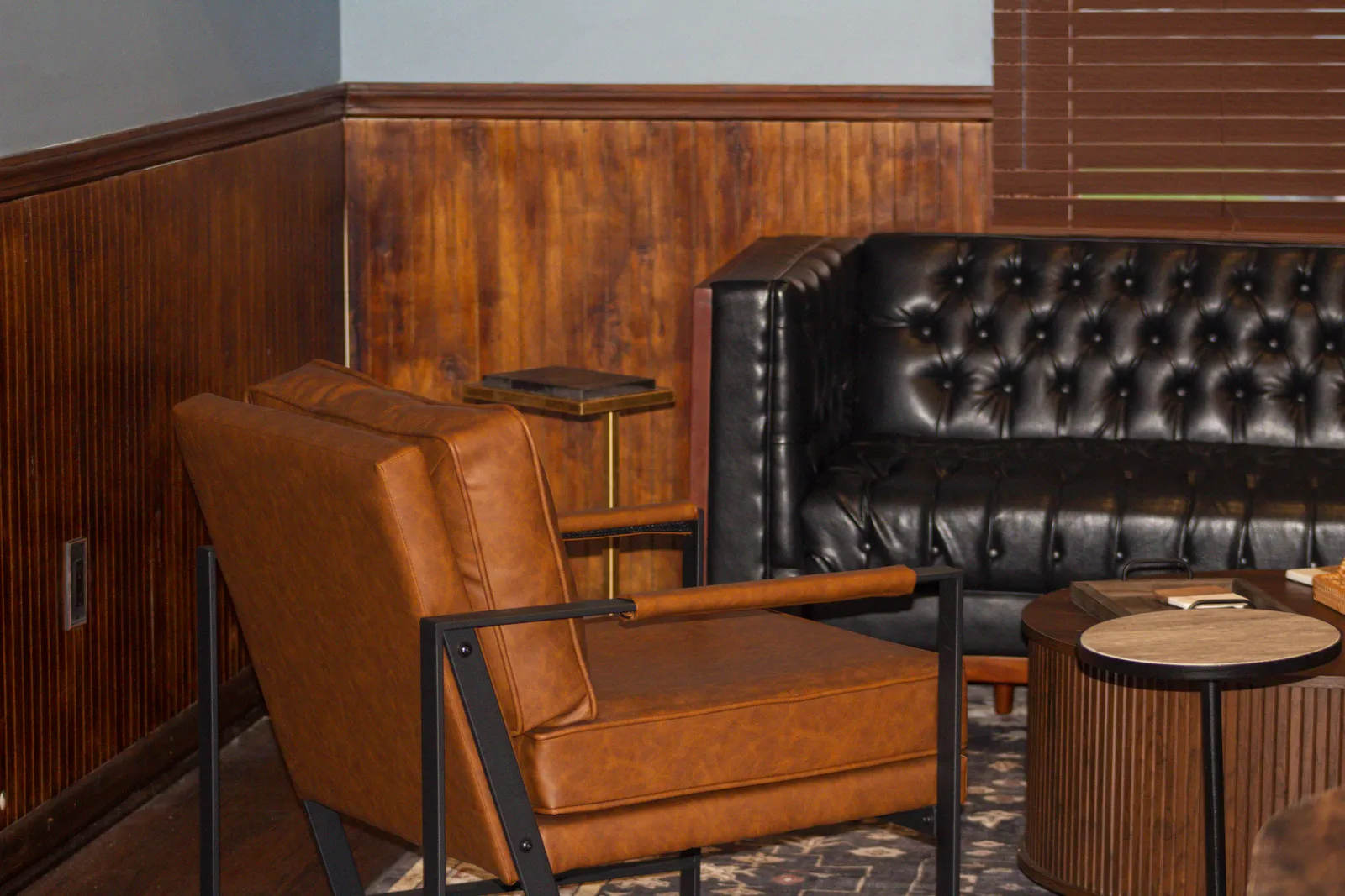 Lounge leather chair